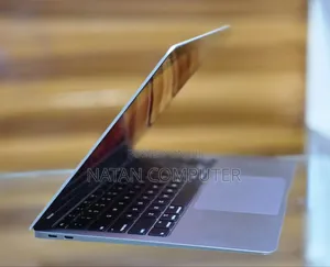 New Laptop Apple MacBook Pro 2020 8GB Intel Core I5 SSD 256GB