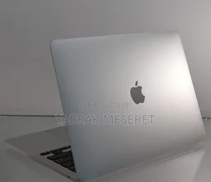 Photo - New Laptop Apple MacBook Pro 2020 8GB Intel Core I5 SSD 256GB