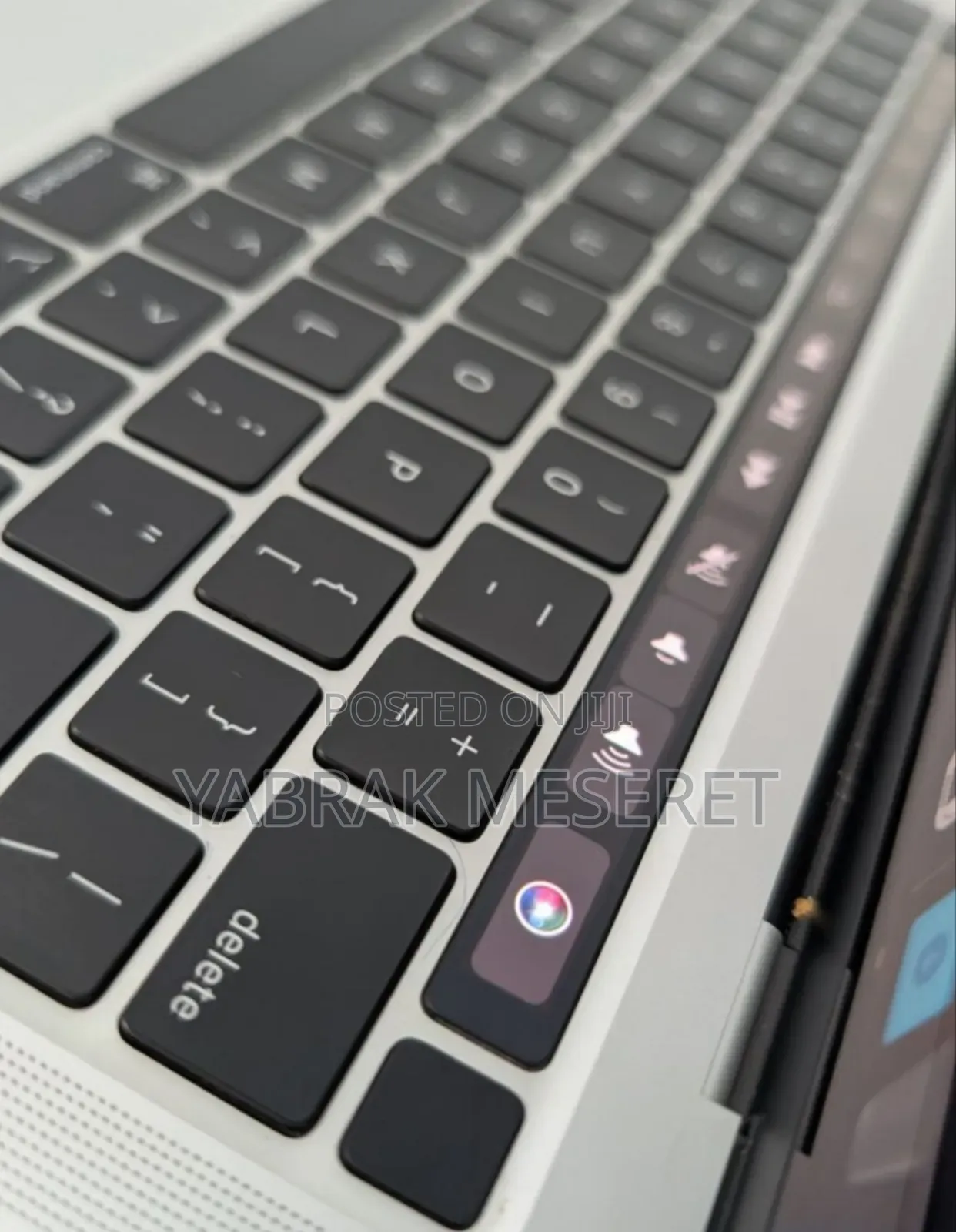 New Laptop Apple MacBook Pro 2020 8GB Intel Core I5 SSD 256GB