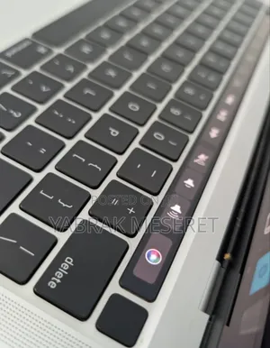 New Laptop Apple MacBook Pro 2020 8GB Intel Core I5 SSD 256GB