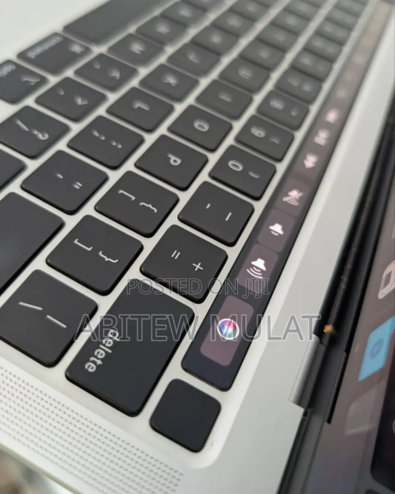 New Laptop Apple MacBook Pro 8GB Intel Core I5 SSD 256GB