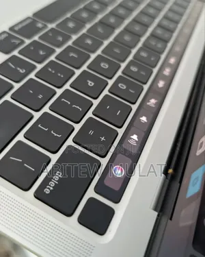 Photo - New Laptop Apple MacBook Pro 8GB Intel Core I5 SSD 256GB