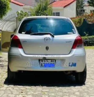 Toyota Yaris 2010 Silver