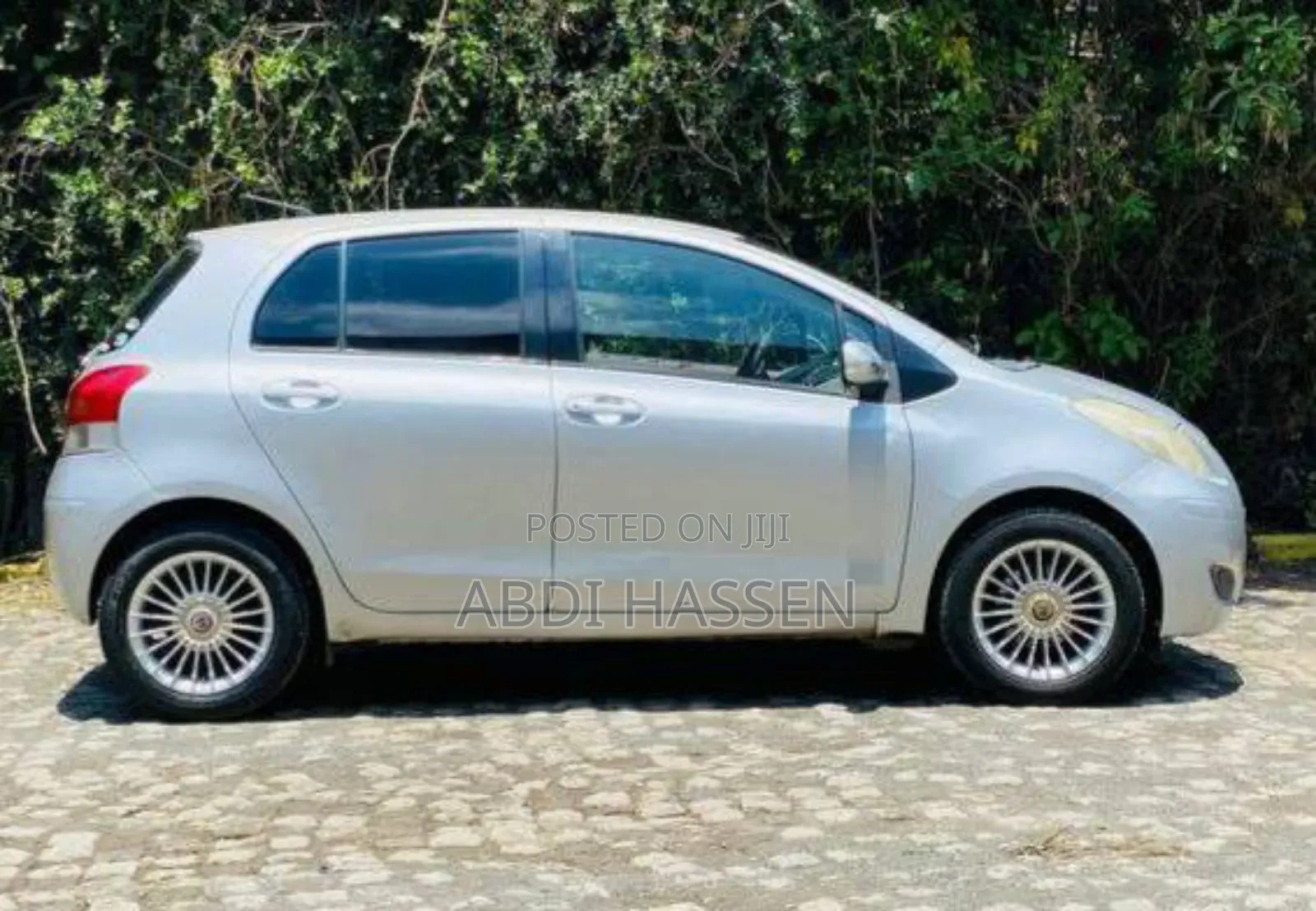 Toyota Yaris 2010 Silver