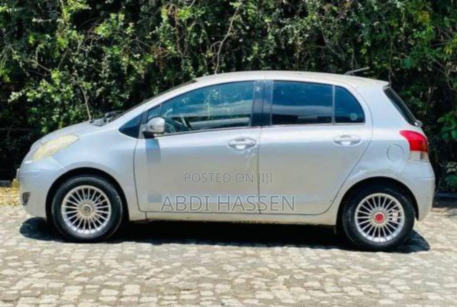 Toyota Yaris 2010 Silver