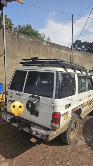 Toyota Land Cruiser 2009 White