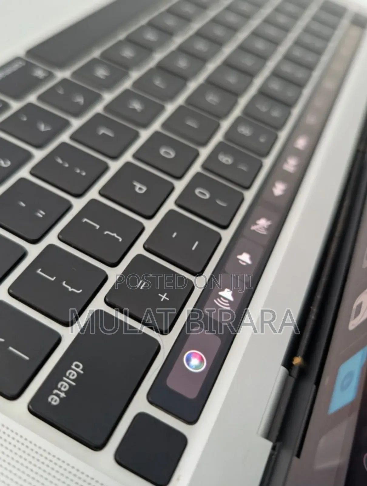 New Laptop Apple MacBook Pro 2020 8GB Intel Core I5 SSD 256GB