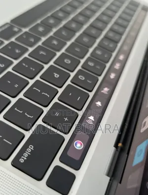 New Laptop Apple MacBook Pro 2020 8GB Intel Core I5 SSD 256GB