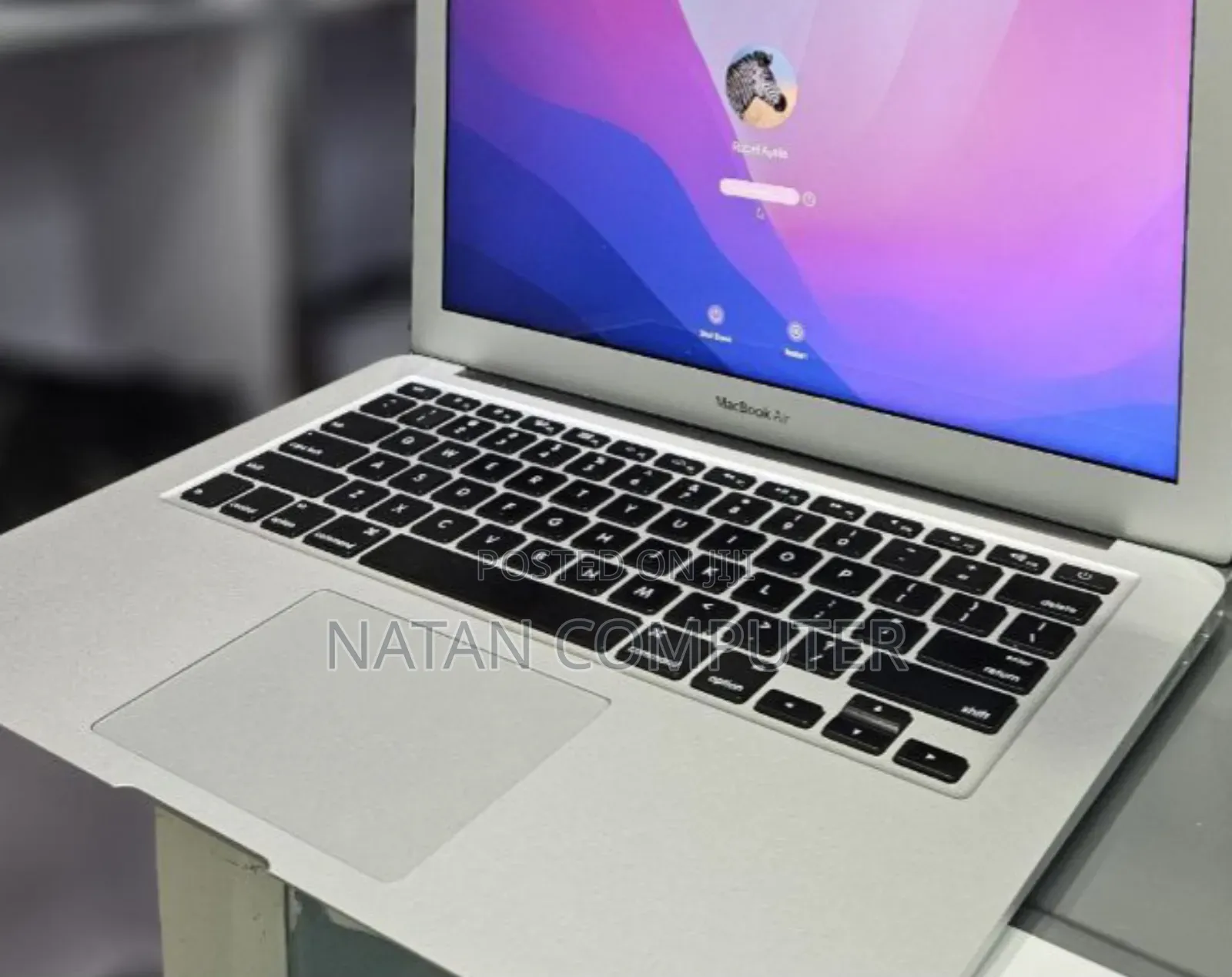 New Laptop Apple MacBook Pro 2017 8GB Intel Core I5 SSD 128GB