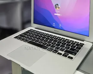 New Laptop Apple MacBook Pro 2017 8GB Intel Core I5 SSD 128GB