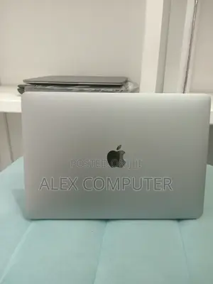New Laptop Apple MacBook Pro 2022 M2 16GB Apple M2 SSD 256GB
