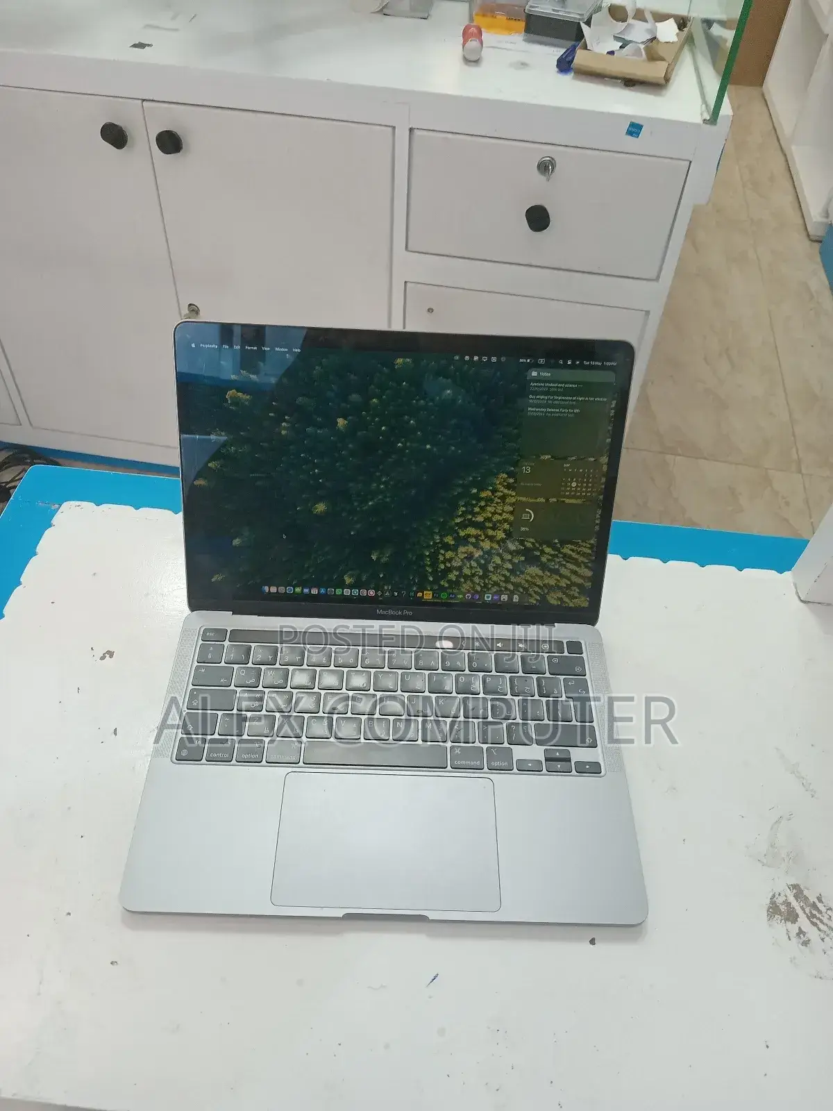 New Laptop Apple MacBook Pro 2022 M2 16GB Apple M2 SSD 256GB