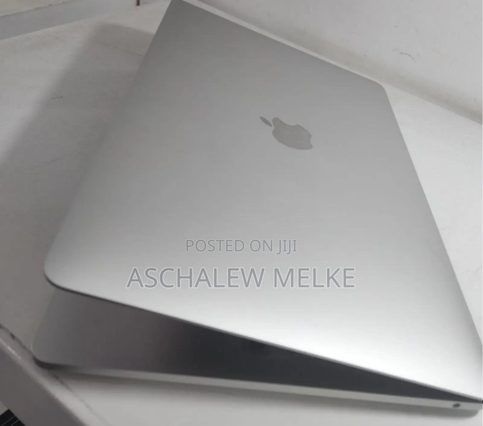 New Laptop Apple MacBook Pro M1 8GB Apple M1 SSD 256GB