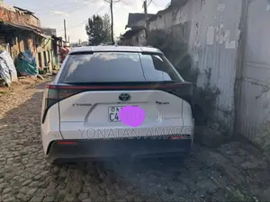 Toyota bZ4X 2023 White