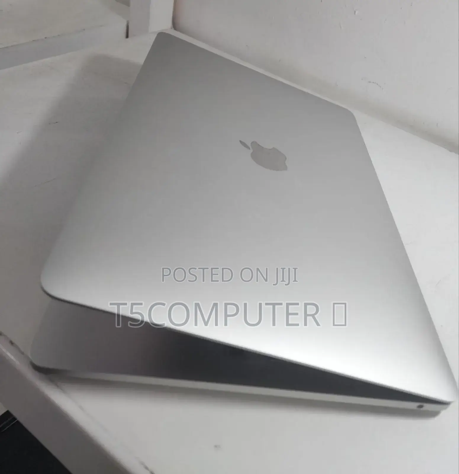 New Laptop Apple MacBook Pro M1 8GB Apple M1 SSD 256GB