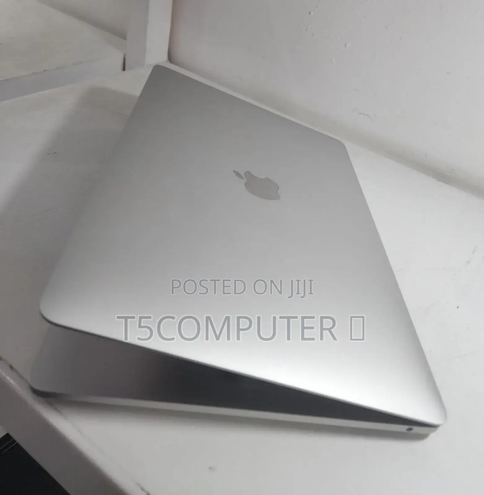 New Laptop Apple MacBook Pro M1 8GB Apple M1 SSD 256GB