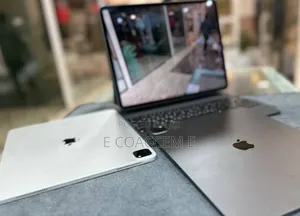 Photo - New Apple iPad Pro 12.9 (2020) 256 GB Gray