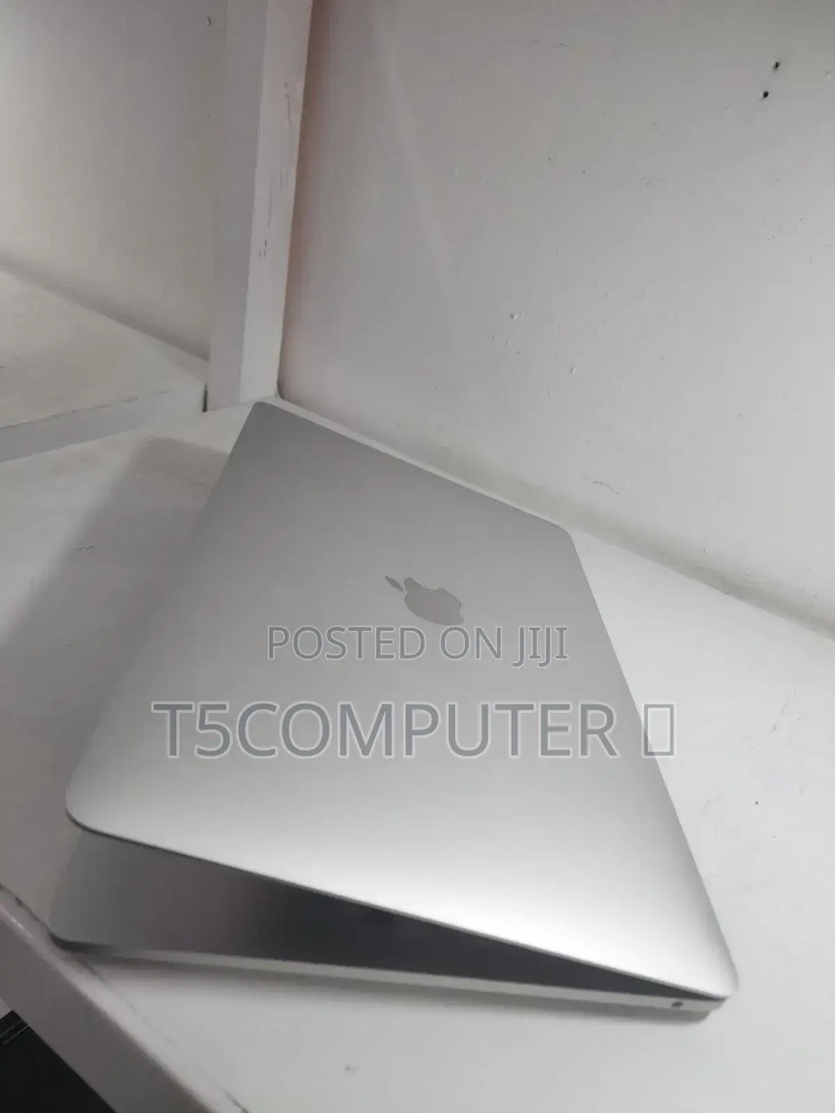 New Laptop Apple MacBook Pro M1 8GB Apple M1 SSD 256GB