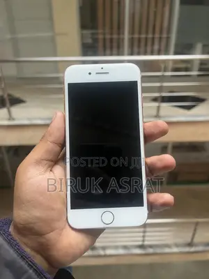 Apple iPhone 8 64 GB Gold