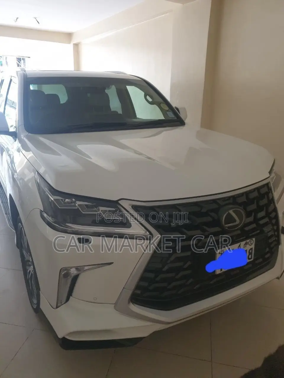 Lexus LX 570 AWD 2019 White