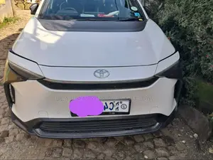 Toyota bZ4X 2023 Ivory