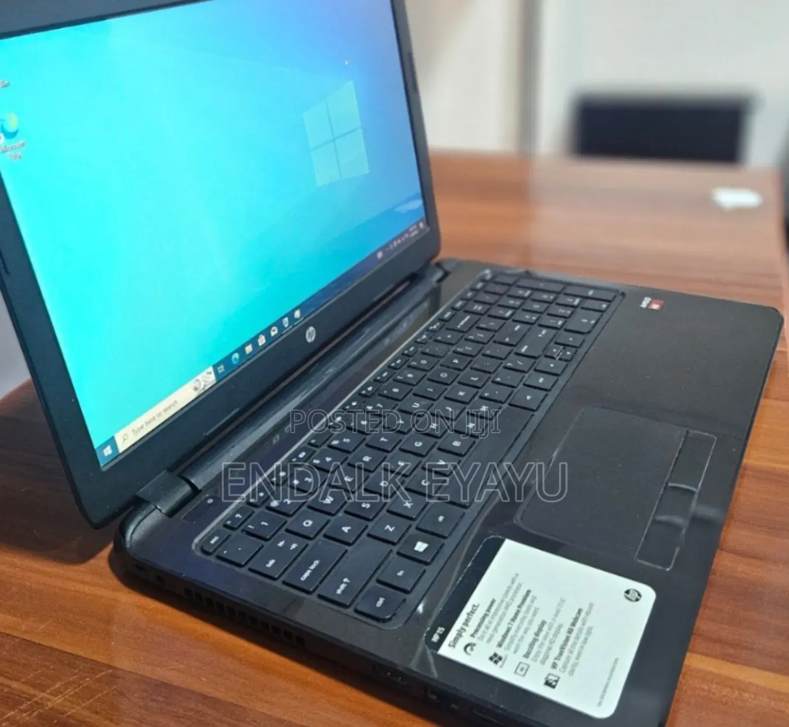 New Laptop HP 4GB AMD A8 HDD 250GB