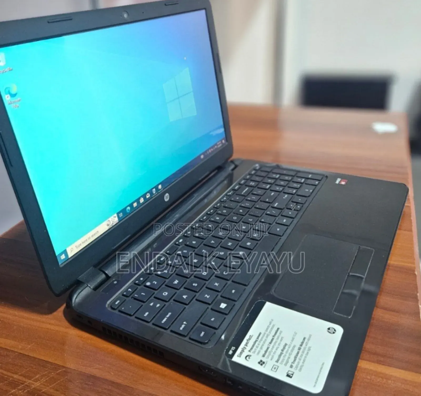 New Laptop HP 4GB AMD A8 HDD 250GB