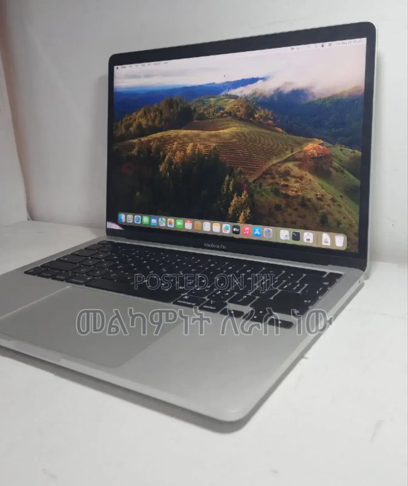 New Laptop Apple MacBook Pro 2022 M2 8GB Apple M1 SSD 256GB