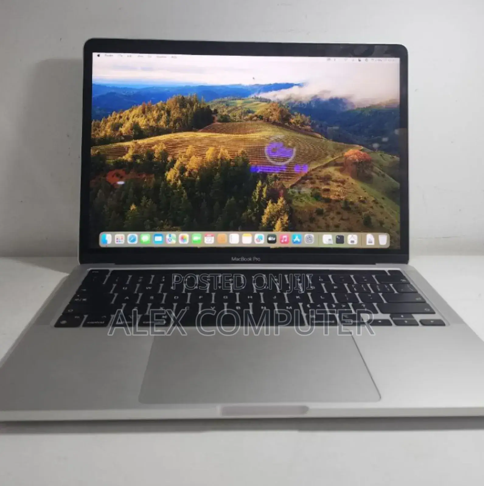 New Laptop Apple MacBook Pro 2022 M2 8GB Apple M1 SSD 256GB