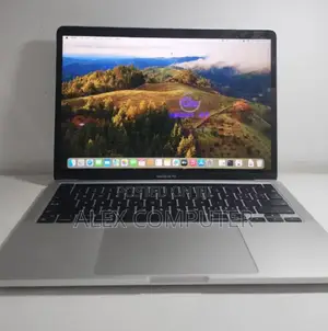 New Laptop Apple MacBook Pro 2022 M2 8GB Apple M1 SSD 256GB