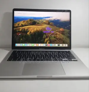 New Laptop Apple MacBook Pro 2022 M2 8GB Apple M1 SSD 256GB