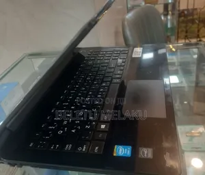 New Laptop Toshiba 4GB Intel Core I3 HDD 500GB