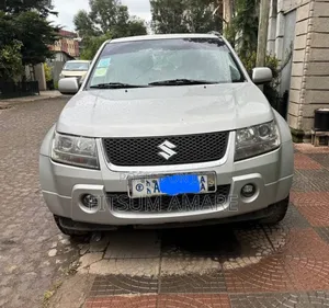 Photo - Suzuki Grand Vitara 2008 Silver
