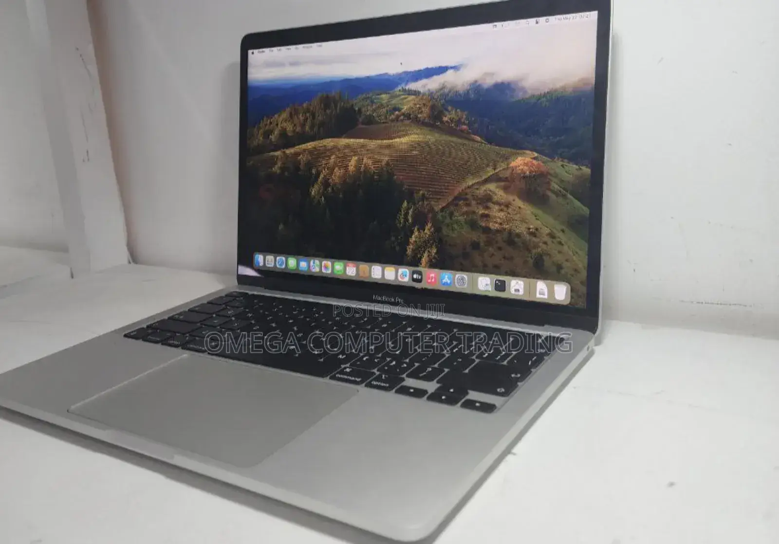 New Laptop Apple MacBook Pro 2020 M1 8GB Apple M1 SSD 256GB