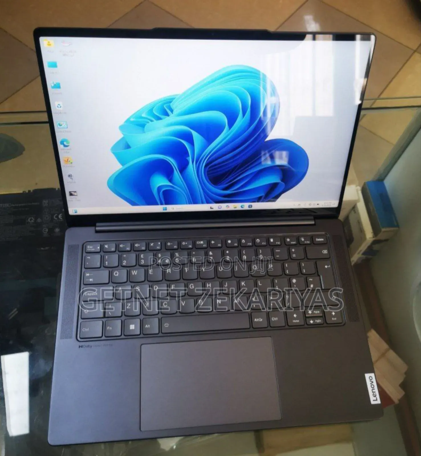 New Laptop Lenovo Yoga 700 32GB Intel Core I7 SSD 1T