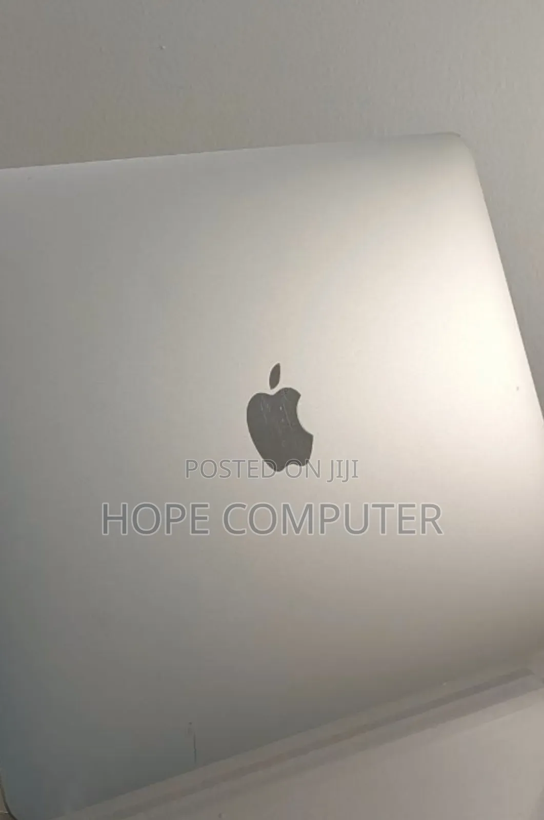 New Laptop Apple MacBook Pro 2020 8GB Intel Core I5 SSD 256GB