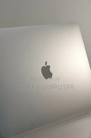 New Laptop Apple MacBook Pro 2020 8GB Intel Core I5 SSD 256GB