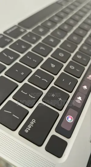 New Laptop Apple MacBook Pro 2020 8GB Intel Core I5 SSD 256GB