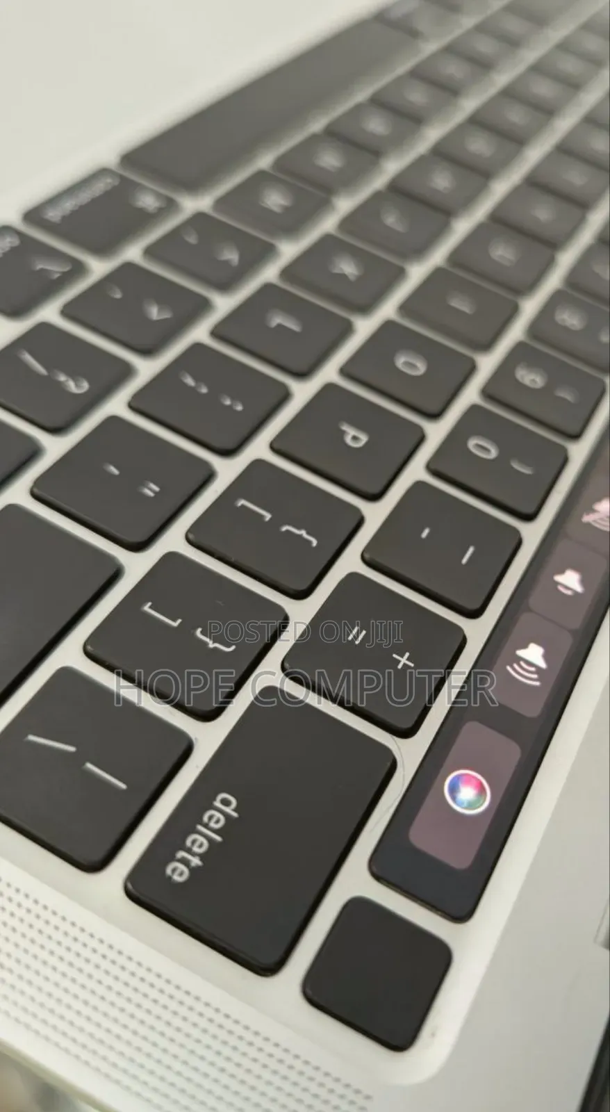 New Laptop Apple MacBook Pro 2020 8GB Intel Core I5 SSD 256GB