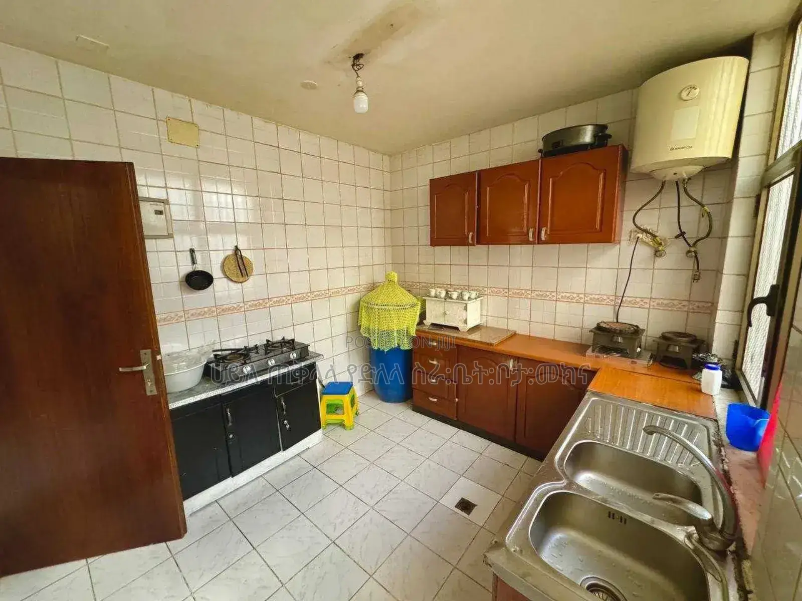 Furnished 5bdrm House in Gift Real State, Yeka for sale