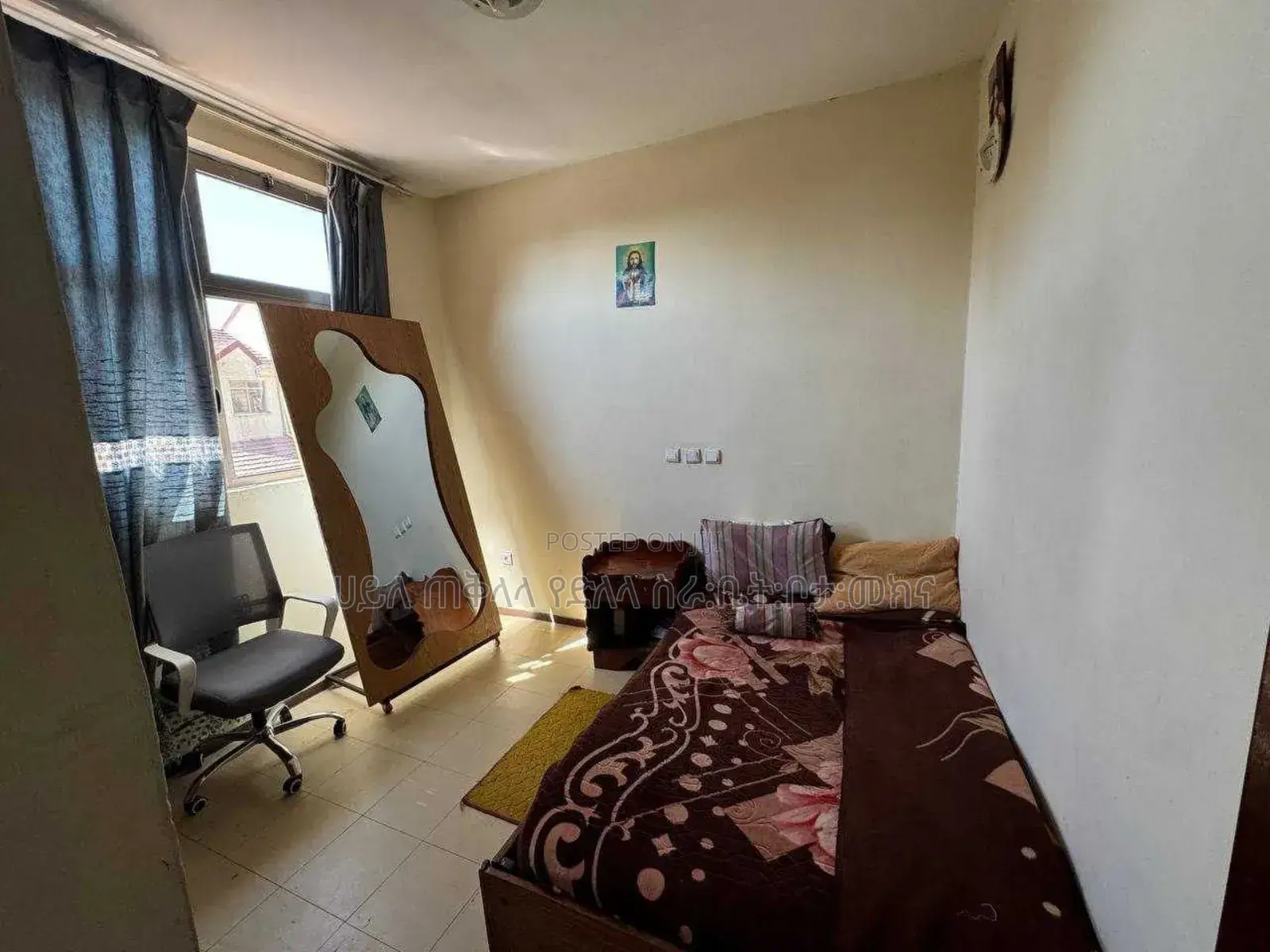 Furnished 5bdrm House in Gift Real State, Yeka for sale
