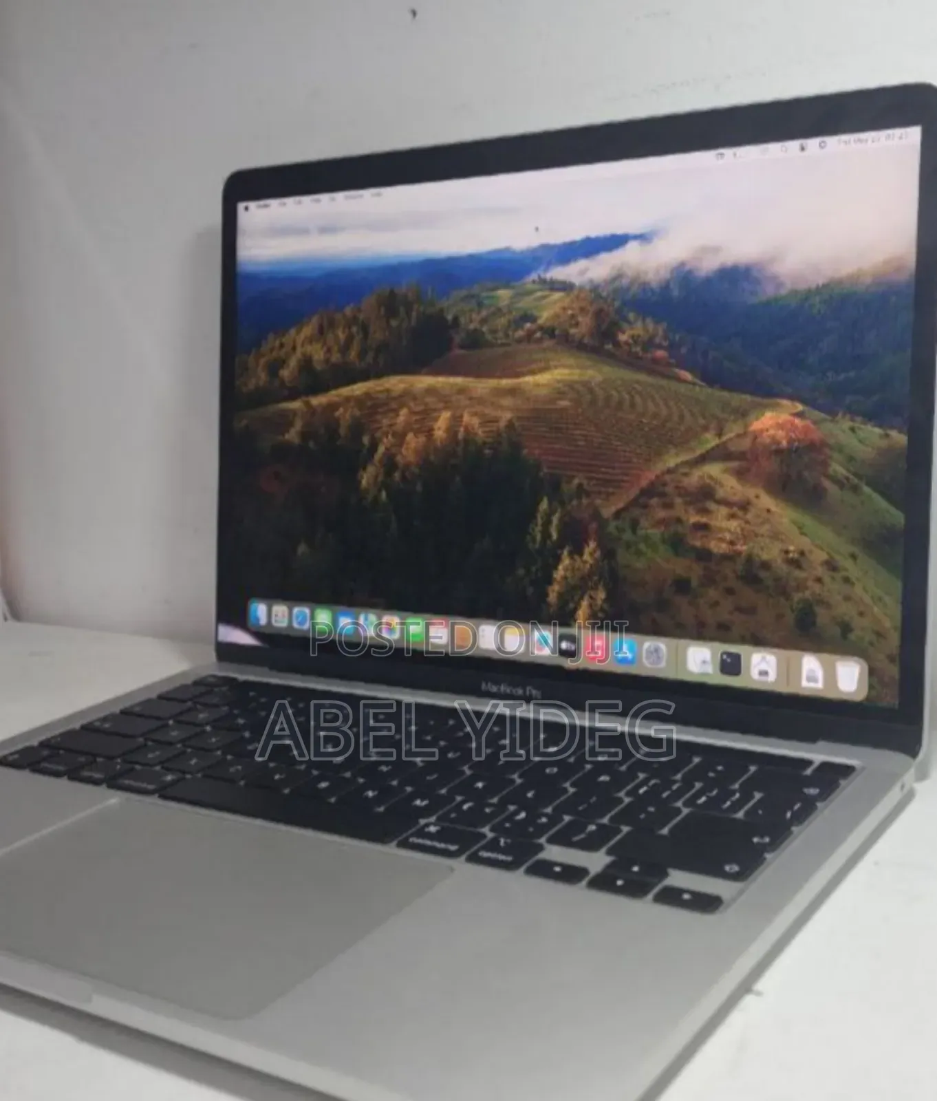 New Laptop Apple MacBook Pro 2020 M1 8GB Apple M1 SSD 256GB
