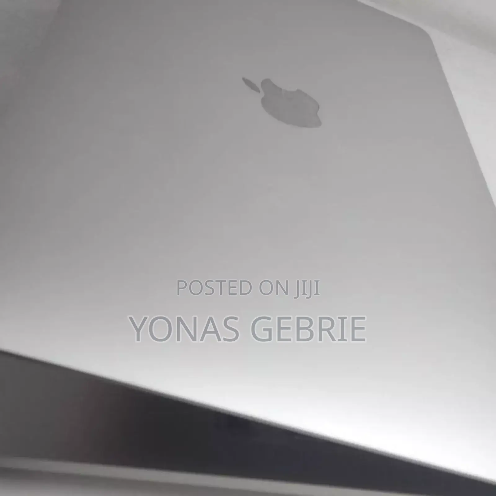 New Laptop Apple MacBook Pro 2020 M1 8GB Apple M1 SSD 256GB
