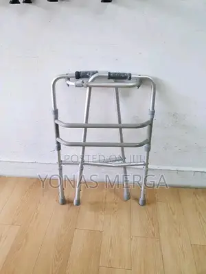 Photo - Walker With Wheel and Outwheelثwalkerتwalkerظwalkerط一walker