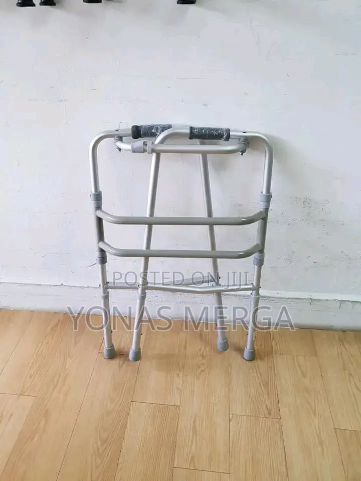 Walker With Wheel and Outwheelثwalkerتwalkerظwalkerط一walker