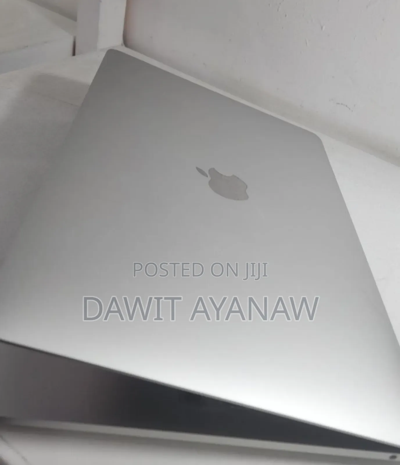 New Laptop Apple MacBook Pro M1 8GB Apple M1 SSD 256GB