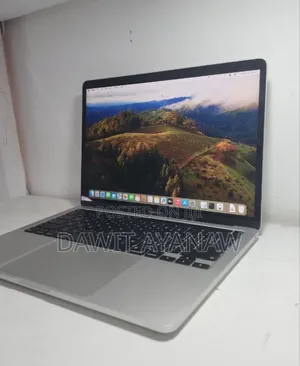 New Laptop Apple MacBook Pro M1 8GB Apple M1 SSD 256GB