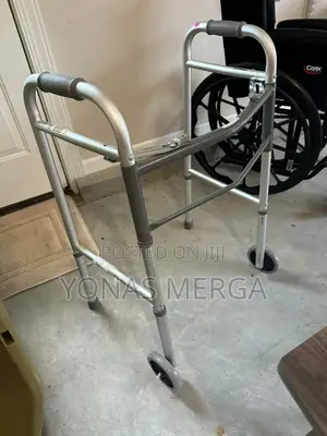 Photo - Wheeled Walker፩هwalkerخwalker人طwalkerشwalkerضwalker卝صwalker
