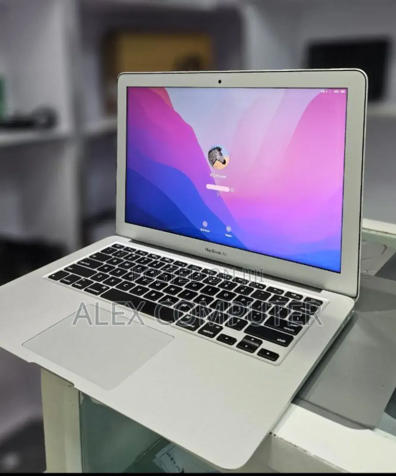 New Laptop Apple MacBook Air 2017 8GB Intel Core I5 SSD 128GB