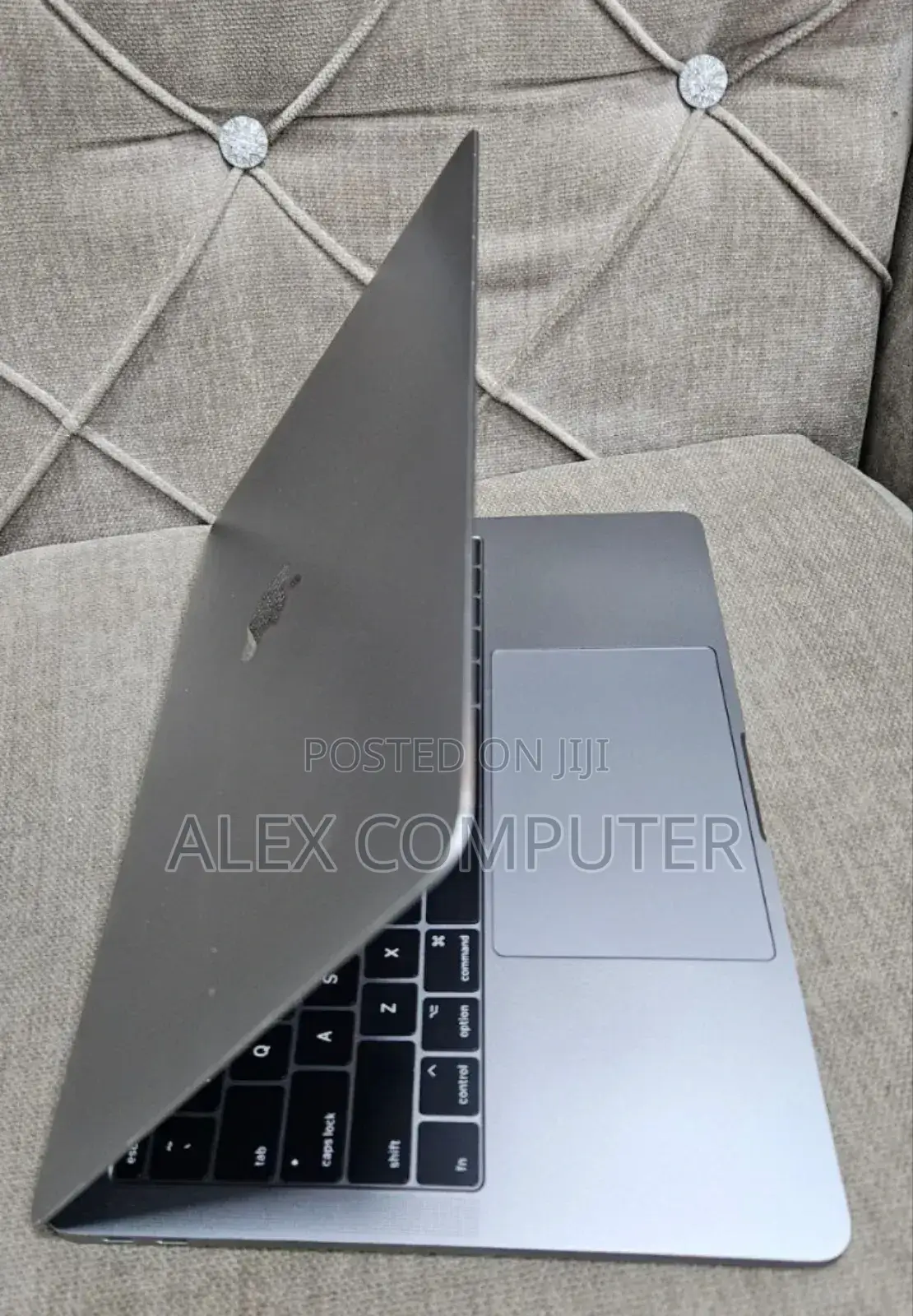 New Laptop Apple MacBook Pro 2017 16GB Intel Core I5 SSD 256GB